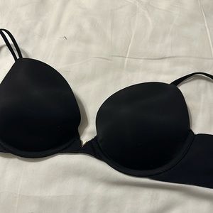 Black VS plunge bras
